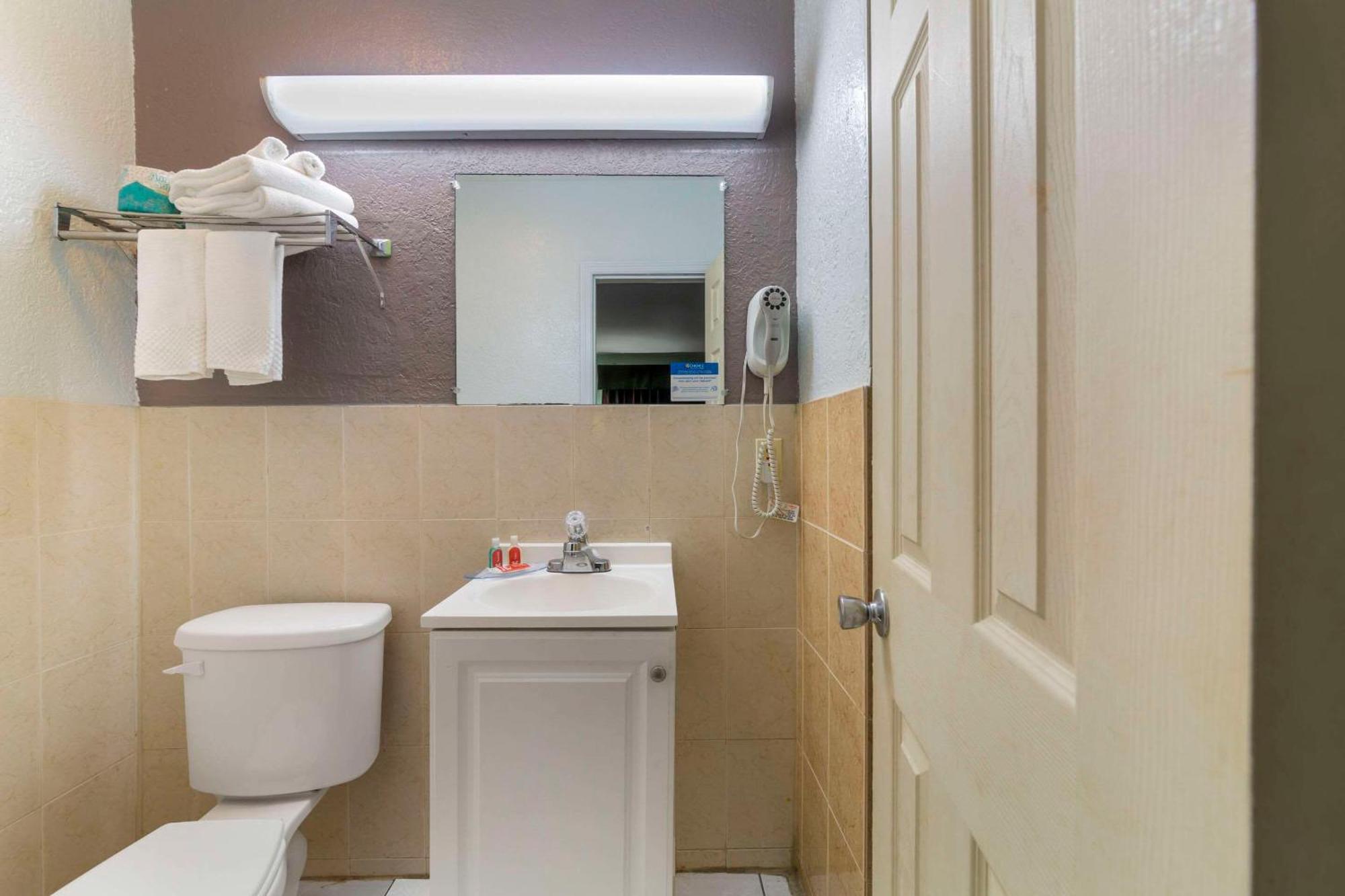 Econo Lodge Hollywood-Ft Lauderdale International Airport Esterno foto